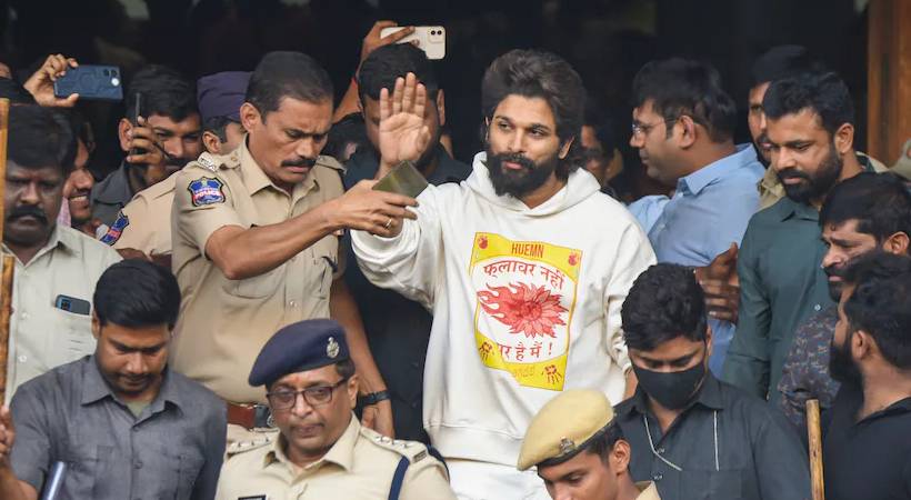  പുഷ്പ 2 റിലീസിനിടെയുണ്ടായ തിക്കിലും തിരക്കിലും പെട്ട് സ്ത്രീ മരിച്ച സംഭവത്തിൽ നടൻ അല്ലു അർജുന് നോട്ടീസ്