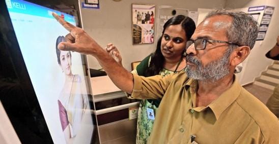  കേരള മോട്ടോർ ട്രാൻസ്‌പോർട്ട് ക്ഷേമനിധി ബോർഡിലാണ് ഇടപാടുകാരെ സഹായിക്കാൻ  ‘കെല്ലി’