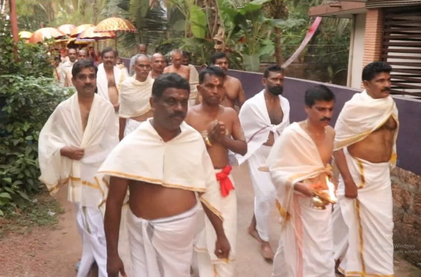  കണ്ണപുരം പൂമാലക്കാവ് പാട്ടും കളിയാട്ട മഹോത്സവത്തിന് തുടക്കമായി