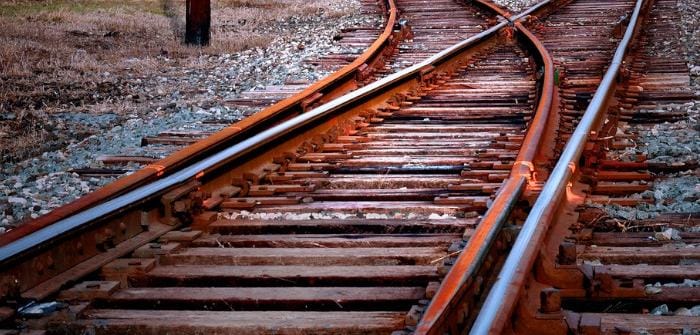  എറണാകുളം ആലുവയിൽ റെയിൽവേ ട്രാക്കിൽ 2 മൃതദേഹങ്ങൾ കണ്ടെത്തി