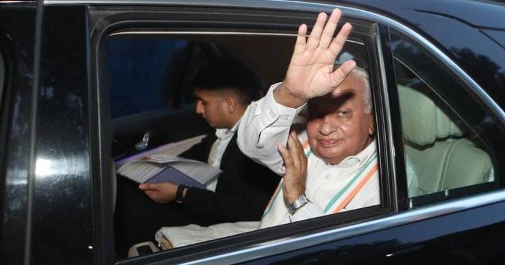  ബിഹാറിലേക്ക് നിയോഗിക്കപ്പെട്ട ഗവർണർ ആരിഫ് മുഹമ്മദ് ഖാൻ ഞായറാഴ്ച കേരളത്തിൽനിന്ന് മടങ്ങും