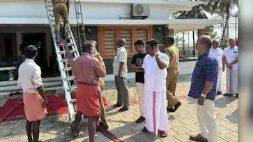  കണ്ണൂര്‍ പയ്യാമ്പലത്ത് റിസോര്‍ട്ടിന് തീയിട്ടശേഷം ജീവനക്കാരൻ ജീവനൊടുക്കി