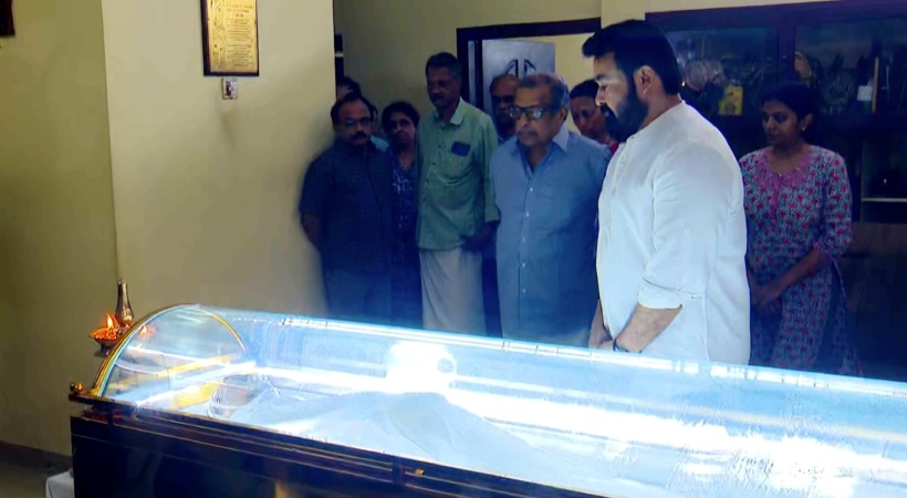  പ്രിയപ്പെട്ട എം.ടിയെ അവസാനമായി ഒരുനോക്ക് കാണാനെത്തി മോഹൻലാൽ