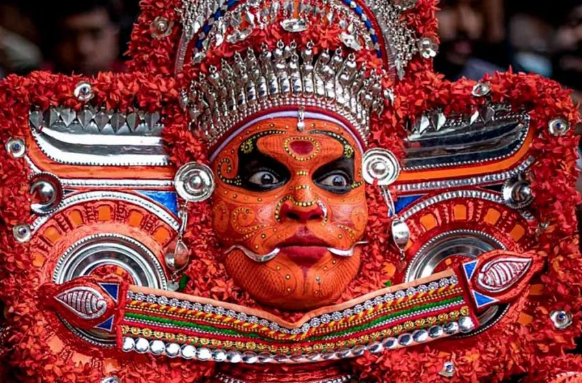  വിദേശത്ത് തെയ്യംകെട്ടിയ കോലധാരികൾ ക്ഷമാപണം നടത്തി
