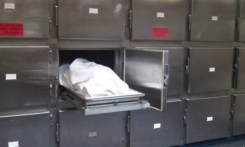  കണ്ണൂരിൽ മരിച്ചെന്ന് കരുതി മോർച്ചറിയിലേക്ക് മാറ്റിയെങ്കിലും അറ്റൻഡർ ജീവന്റെ തുടിപ്പ് കണ്ടെത്തി