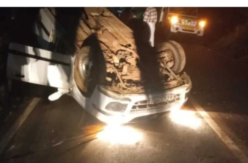  കേളകം ഇരട്ടത്തോടിന് സമീപം കാർ നിയന്ത്രണം വിട്ട് തലകീഴായി മറിഞ്ഞ് അപകടം
