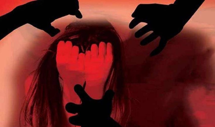  മലപ്പുറം അരീക്കോട് യുവതിയെ കൂട്ടബലാല്‍സംഗത്തിന് ഇരയാക്കി; 15 പവന്‍ സ്വര്‍ണം കവര്‍ന്നു