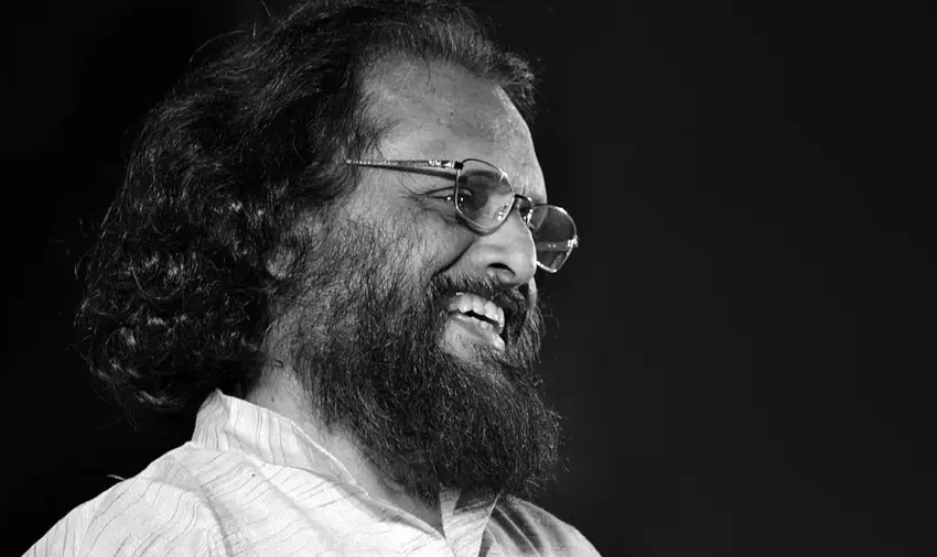  ഈ വര്‍ഷത്തെ ഹരിവരാസനം പുരസ്‌കാരം ചലച്ചിത്ര ഗാനരചയിതാവ് കൈതപ്രം ദാമോദരന്‍ നമ്പൂതിരിക്ക്