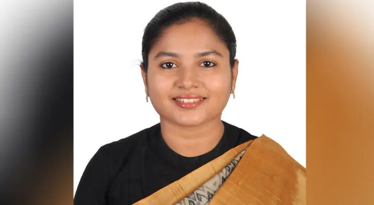  സംസ്ഥാനത്തെ ഐഎഎസ് തലപ്പത്ത് മാറ്റം; പാലക്കാട് ജില്ലാ കളക്ടറായി ജി പ്രിയങ്കയെ നിയമിച്ചു