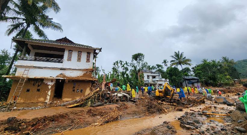  മുണ്ടക്കൈ-ചൂരൽമല ഉരുൾപ്പൊട്ടൽ പുനരധിവാസത്തിന്റെ നിർമാണ ചുമതല ഊരാളുങ്കൽ ലേബർ സൊസൈറ്റിക്ക്