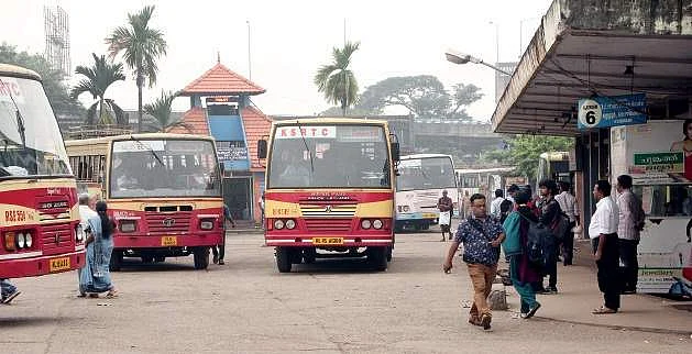  KSRTC ഐഎൻടിയുസി യൂണിയനുകളുടെ കൂട്ടായ്മയായ ടിഡിഎഫ് നടത്തുന്ന 24 മണിക്കൂർ പണിമുടക്ക് ആരംഭിച്ചു