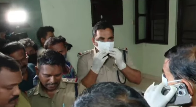  കാക്കനാട്ടെ കൂട്ടആത്മഹത്യ; ജിഎസ്ടി കമ്മീഷണറുടേയും കുടുംബത്തിന്റെയും മരണത്തില്‍ കൂടുതല്‍ തെളിവുകള്‍ പൊലീസിന്