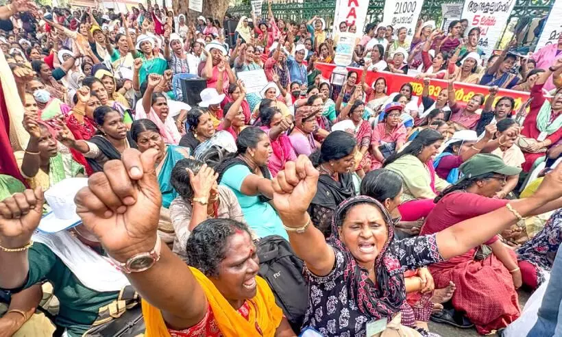  ആശ വർക്കർമാർക്ക് നൽകാനുള്ള മുഴുവൻ തുകയും നൽകിയെന്ന് കേന്ദ്ര മന്ത്രിയും ഇല്ലെന്ന് കേരളവും