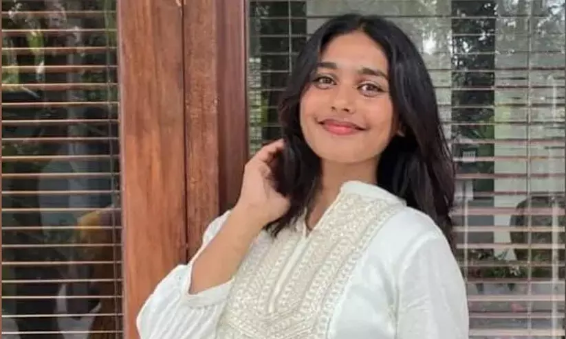  കോഴിക്കോട്  നൃത്താധ്യാപികയായ 19കാരിയെ മരിച്ച നിലയിൽ കണ്ടെത്തി