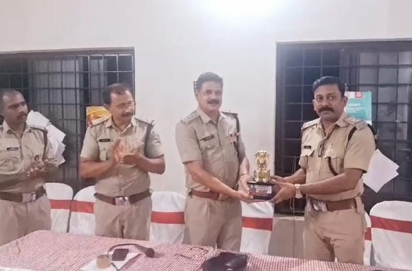  നാടിന്റെ ഐക്യവും സാഹോദര്യവും ഊട്ടിയുറപ്പിച്ച് കണ്ണപുരം പോലീസ് സ്റ്റേഷനിൽ ഇഫ്താർ സംഗമം സംഘടിപ്പിച്ചു