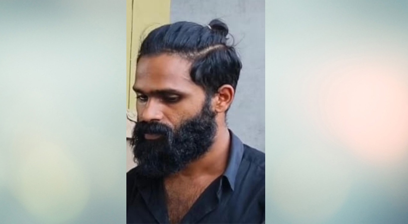 തൃശൂർ പെരുമ്പിലാവിൽ ലഹരി മാഫിയ സംഘം യുവാവിനെ വെട്ടിക്കൊലപ്പെടുത്തി