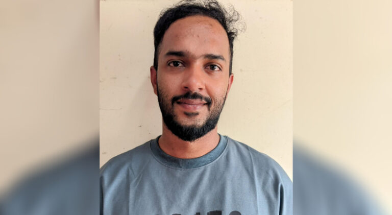 കരിപ്പൂര്‍ വിമാനത്താവളം വഴി കടത്താന്‍ ശ്രമിച്ച 340 ഗ്രാം സ്വര്‍ണ മിശ്രിതം പൊലീസ് പിടികൂടി