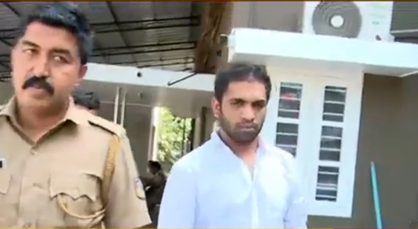  ഐപിഎസ് ഉദ്യോഗസ്ഥന്‍ ചമഞ്ഞ് പെണ്‍കുട്ടികളുമായി സൗഹൃദത്തിലായി പണം തട്ടി; കൊച്ചിയില്‍ യുവാവ് പിടിയില്‍
