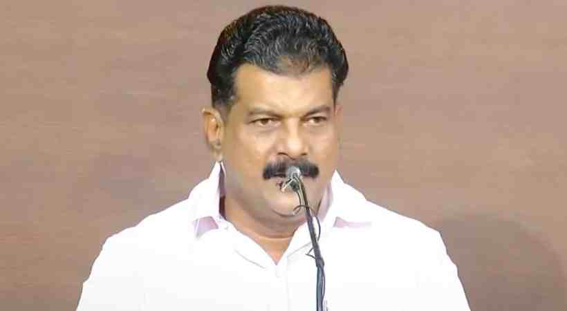  അവിശ്വാസ പ്രമേയത്തിനിടെയുണ്ടായ സംഘർഷത്തിൽ ഭീഷണി പ്രസംഗം; പി വി അൻവറിതിരെ പൊലീസ് കേസെടുത്തു