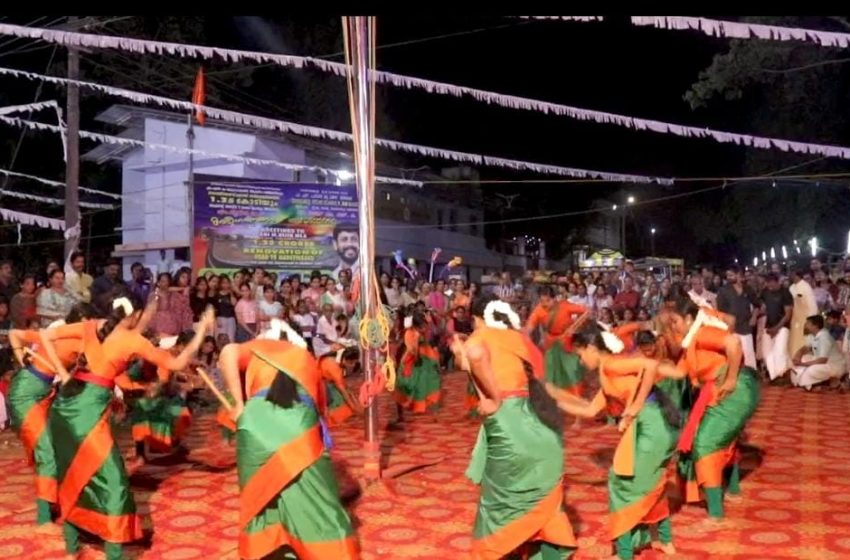  ചരട്കുത്തി കോൽക്കളിയിൽ മികവ് തെളിയിച്ച് ചെറുകുന്ന് താവത്തെ പെൺ കൂട്ടായ്മ