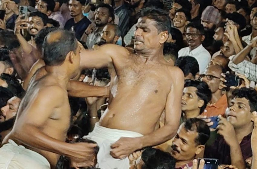  ഭക്തിസാന്ദ്രമായ അന്തരീക്ഷത്തിൽ മാവിലാക്കാവ് ദൈവത്താറീശ്വര ക്ഷേത്രത്തിൽ അടിയുത്സവം