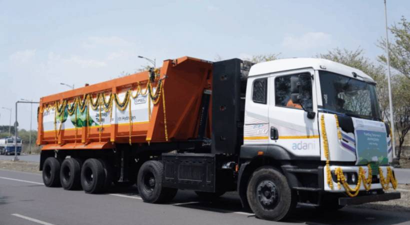  40 ടൺ ഭാരം വഹിക്കാൻ കഴിയുന്ന ട്രക്ക്; രാജ്യത്തെ ആദ്യ ഹൈഡ്രജൻ ട്രക്ക് നിരത്തിലിറക്കി അദാനി ​ഗ്രൂപ്പ്