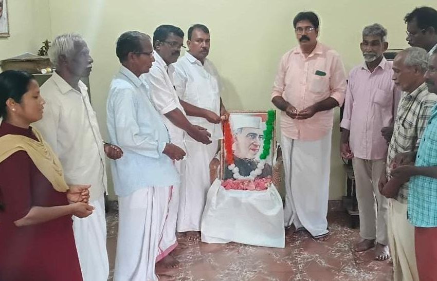  ജവഹർലാൽ നെഹ്റുവിന്റെ 61-ആം ചരമ വാർഷിക ദിനത്തിൽ മാട്ടൂൽ മണ്ഡലം കോൺഗ്രസ് കമ്മിറ്റി അനുസ്മരണ യോഗവും പുഷ്പാർച്ചനയും നടത്തി