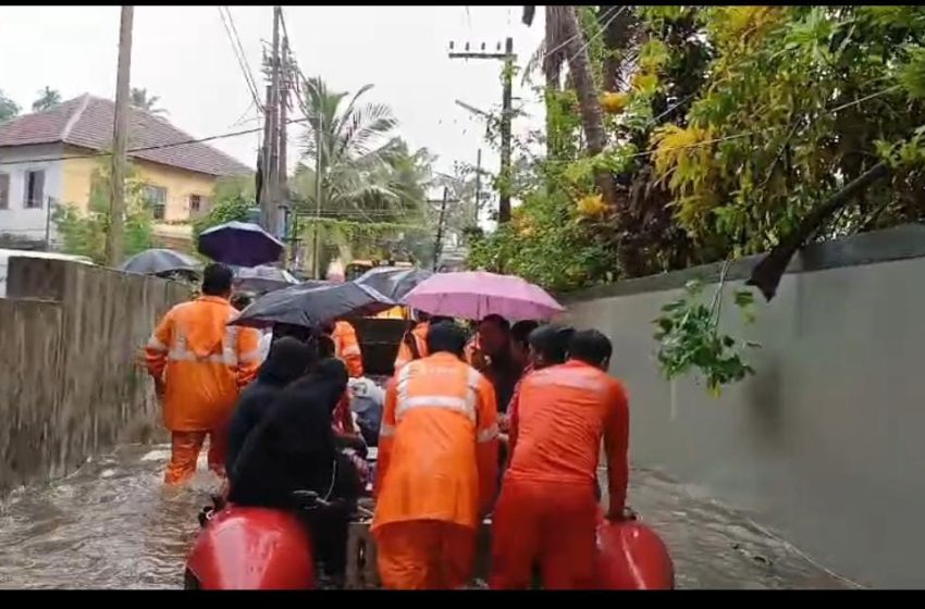  കണ്ണൂർ ജില്ലയിൽ കനത്ത മഴ തുടരുമ്പോൾ പ്രളയ സമാനമാണ് ചില ദേശങ്ങളിലെ കാഴ്ചകൾ