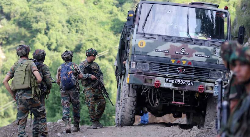  ജമ്മു കശ്മീരിലെ കുപ്‍വാര ജില്ലയിലുണ്ടായ വാഹനാപകടത്തിൽ രണ്ട് ജവാന്മാർക്ക് വീരമൃത്യു
