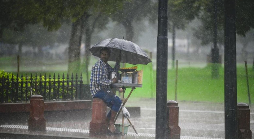  ഭീതി വിതച്ച് സംസ്ഥാനത്ത് അതിതീവ്രമഴ; ഇടുക്കി, കണ്ണൂർ, കാസർഗോഡ് ജില്ലകളിൽ റെഡ് അലേർട്ട്