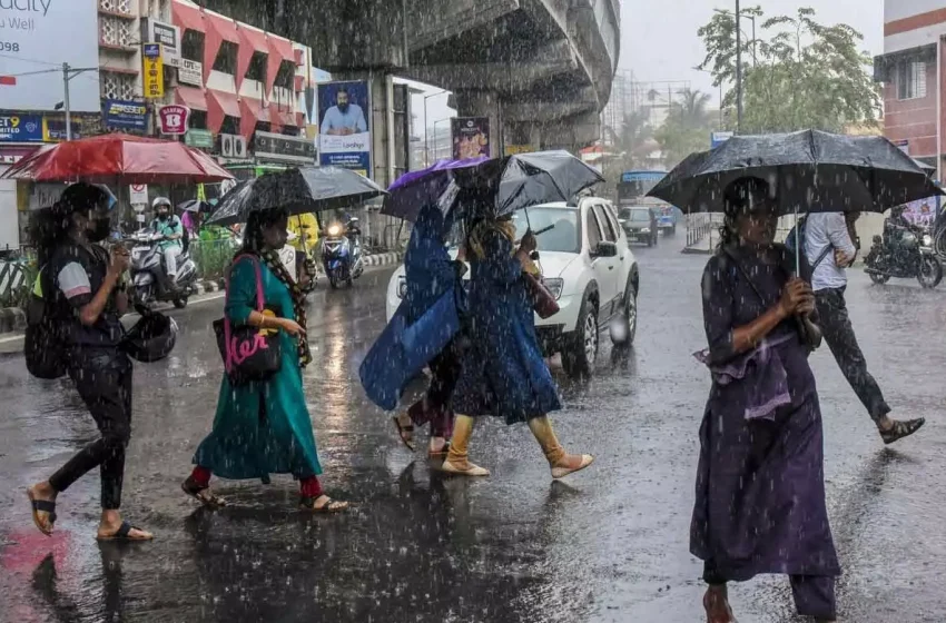  സംസ്ഥാനത്ത് അതിതീവ്ര മഴ തുടരുന്നു; 11 ജില്ലകളിലെ വിദ്യാഭ്യാസ സ്ഥാപനങ്ങൾക്ക് ഇന്ന് അവധി