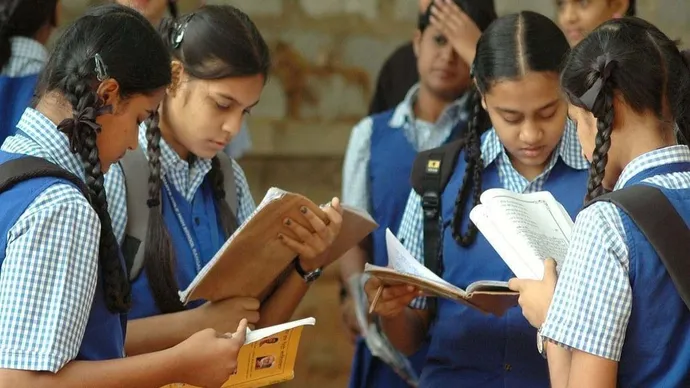  സംസ്ഥാനത്തെ അണ്‍എയ്ഡഡ് സ്‌കൂളുകളില്‍ പ്ലസ്‌വണ്ണിന് 10 ശതമാനം സീറ്റുകള്‍ അധികമായി അനുവദിക്കും