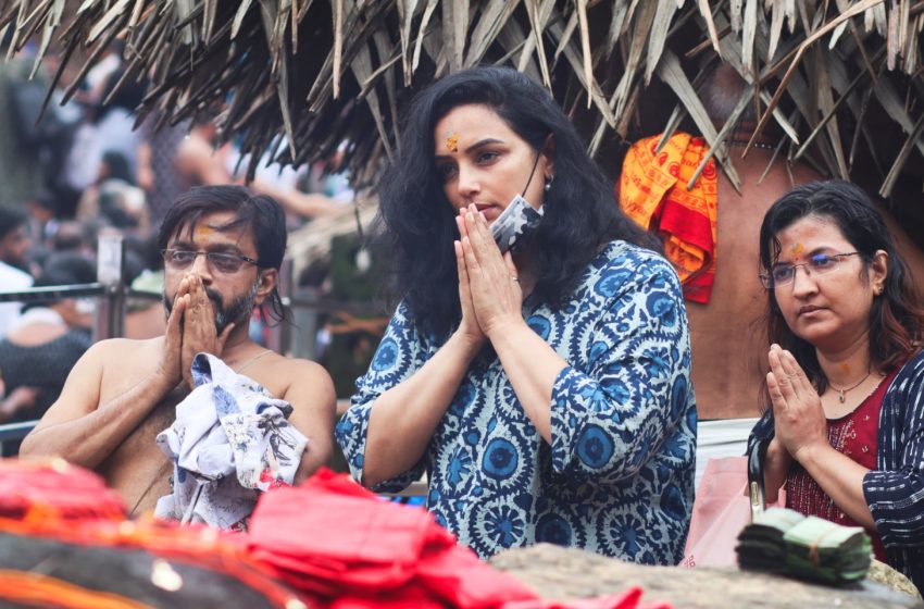  കൊട്ടിയൂർ വൈശാഖ മഹോത്സവം സിനിമ താരം ശ്വേത മേനോൻ അക്കരെ കൊട്ടിയൂരിൽ ദർശനം നടത്തി