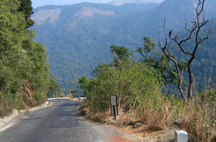  കൊട്ടിയൂർ – പാൽ ചുരം പാതയിൽ നാളെ മുതൽ ഭാരവാഹനങ്ങൾക്ക് നിയന്ത്രണം