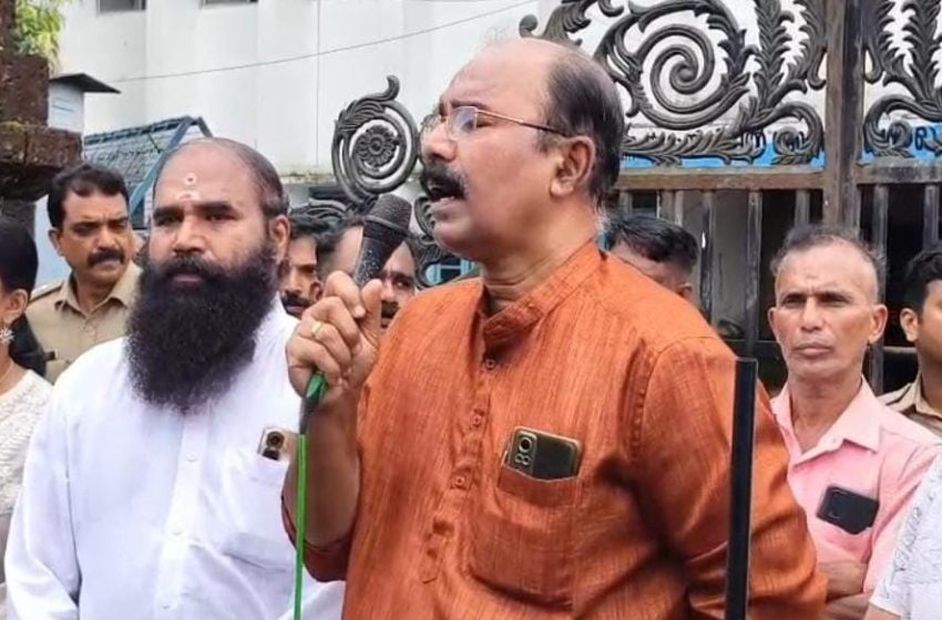  തെരുവ് നായ്ക്കൾക്ക് റെസ്ക്യൂ സെന്റർ സ്ഥാപിക്കുക; ബിജെപി കണ്ണൂർ നോർത്ത് ജില്ലയുടെ ആഭിമുഖ്യത്തിൽ കോർപറേഷൻ ഓഫീസിലേക്ക് മാർച്ച് നടത്തി