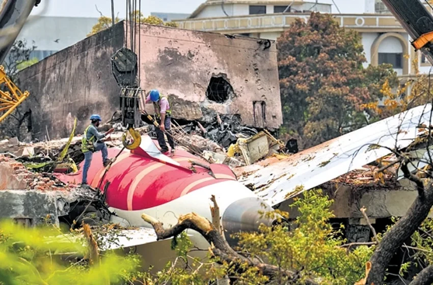  എ​യ​ർ ഇ​ന്ത്യ വി​മാ​ന അ​പ​ക​ട​ത്തി​ന് ഒ​രാ​ഴ്ച പൂ​ർ​ത്തി​യാ​കു​മ്പോ​ർ ഡി.​എ​ൻ.​എ പ​രി​​ശോ​ധ​ന​യി​ലൂ​ടെ 215 പേ​രെ തി​രി​ച്ച​റി​ഞ്ഞു
