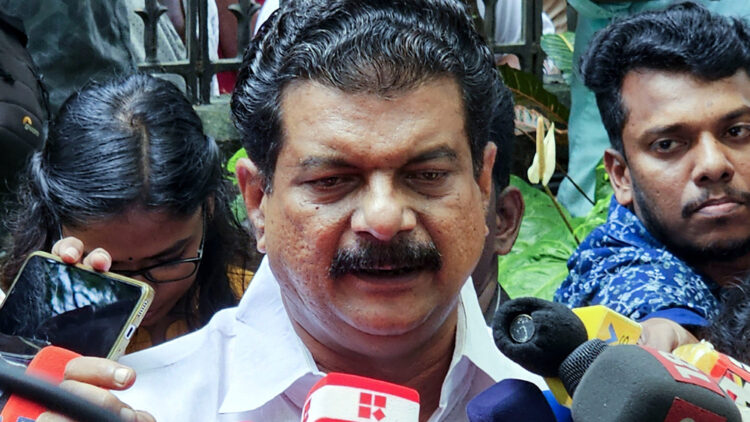  തൃണമൂൽ സ്ഥാനാർഥിയായുള്ള പത്രിക തള്ളി; പിവി അൻവറിന് സ്വതന്ത്രനായി മത്സരിക്കാം
