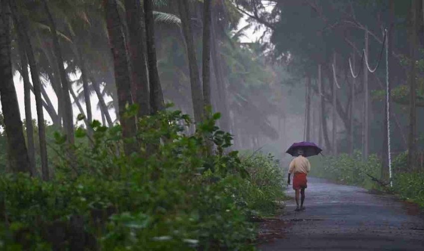  സംസ്ഥാനത്ത് ഇന്നും പരക്കെ മഴ ലഭിക്കുമെന്ന് കാലാവസ്ഥാ വകുപ്പ്; രണ്ട് ജില്ലകളില്‍ ഒാറഞ്ച് അലര്‍ട്ട്, ഏഴ് ജില്ലകളില്‍ യെലോ അലര്‍ട്ട്