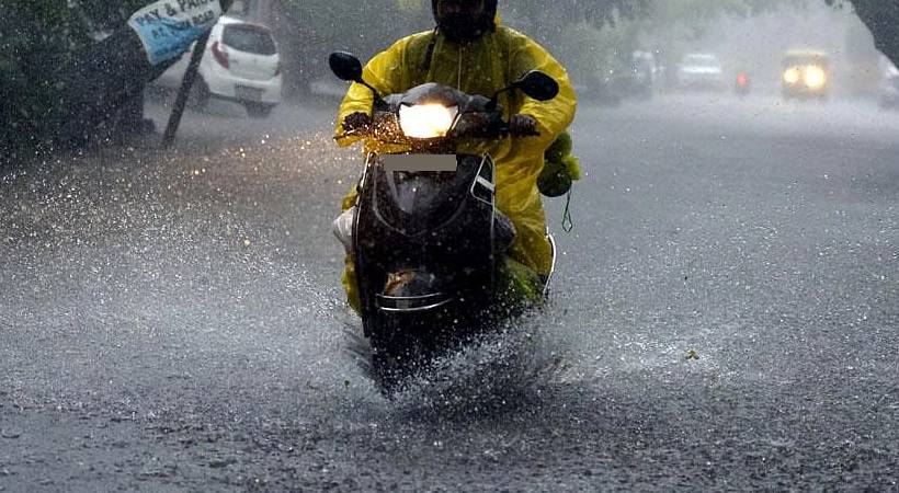 ശ​ക്ത​മാ​യ മ​ഴ​യി​ൽ സം​സ്ഥാ​ന​ത്ത് ക​ന​ത്ത നാ​ശ​ന​ഷ്ടം; രണ്ടു കുട്ടികൾ ഉൾപ്പെടെ മൂന്നു മരണം