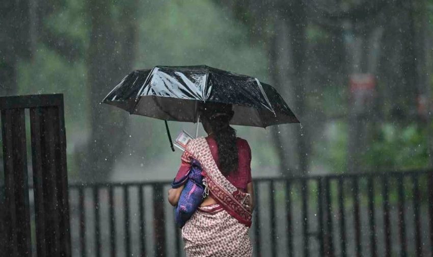  സംസ്ഥാനത്ത് അതിതീവ്ര മഴ തുടരുന്നു; നാലിടത്ത് റെഡ് അലേർട്ട്, ഒൻപതിടത്ത് ഓറഞ്ച് അലേർട്ട്