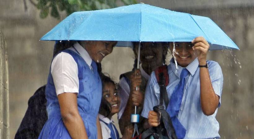  ശക്തമായ മഴ റെഡ് അലർട്ട്; കണ്ണൂർ ജില്ലയിലെ സ്കൂളുകൾക്ക് നാളെ അവധി