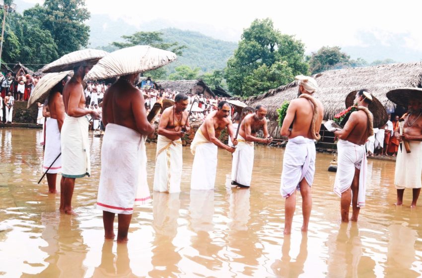  കൊട്ടിയൂർ വൈശാഖോത്സവത്തിൽ വാളാട്ടവും കുടിപതികളുടെ തേങ്ങയേറും നടന്നു; ഇന്ന് തൃക്കലശാട്ട്