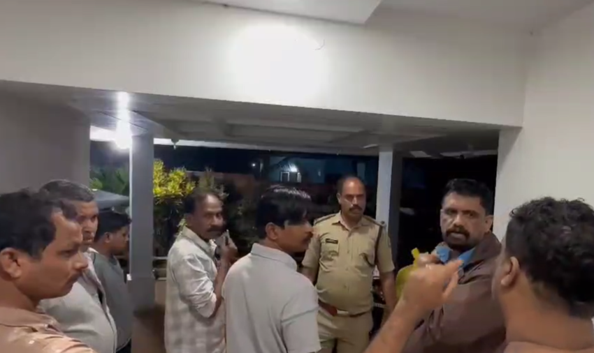  പയ്യന്നൂർ മുനിസിപ്പാലിറ്റി പതിനഞ്ചാം വാർഡിൽ പെട്ട അമ്പലത്തറയിൽ പത്തോളം വീടുകളിൽ വെള്ളം കയറി