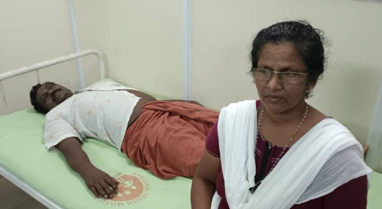  കോഴിക്കോട് തൊട്ടിൽപ്പാലത്ത് കാട്ടാനയുടെ ആക്രമണത്തിൽ ദമ്പതികൾക്ക് പരുക്ക്