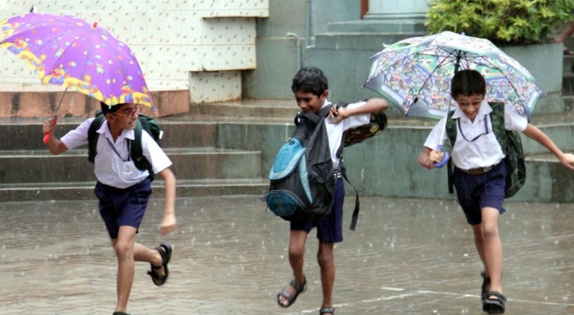  കനത്ത മഴയുടെ പശ്ചാത്തലത്തിൽ അഞ്ച് ജില്ലകളിലെ വിദ്യാഭ്യാസ സ്ഥാപനങ്ങൾക്ക് ഇന്ന് അവധി