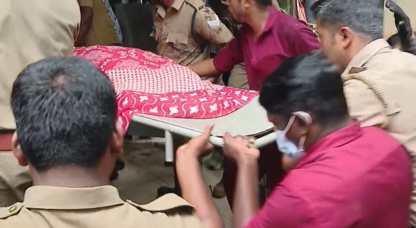  കോട്ടയം മെഡിക്കല്‍ കോളജില്‍ കെട്ടിടഭാഗം തകര്‍ന്നുവീണുണ്ടായ അപകടത്തില്‍ ഒരു സ്ത്രീ മരിച്ചു
