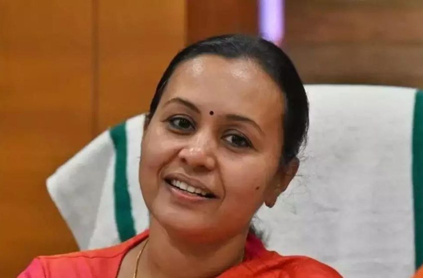  ദേഹാസ്വാസ്ഥ്യത്തെ തുടർന്ന് ആരോഗ്യമന്ത്രി വീണാ ജോർജിനെ ആശുപത്രിയിൽ പ്രവേശിപ്പിച്ചു