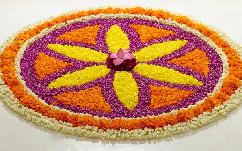  തിരുവോണത്തിന്റെ വരവറിയിച്ചുള്ള പൂവിളികള്‍ക്ക് തുടക്കം കുറിച്ച് ഇന്ന് അത്തം