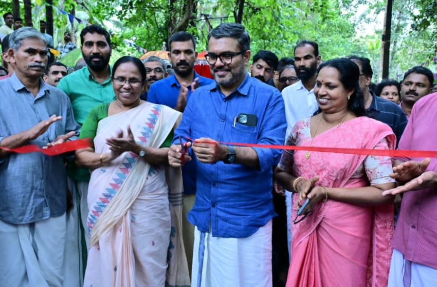  കൂടാളി ഗ്രാമപഞ്ചായത്ത് ഡെസ്റ്റിനേഷൻ ചലഞ്ച് പദ്ധതിയിൽ ഉൾപ്പെടുത്തി നിർമ്മിച്ച നിടുകുളം കടവ് പാർക്ക് തദ്ദേശ സ്വയംഭരണ വകുപ്പ് മന്ത്രി എം.ബി രാജേഷ് നാടിന് സമർപ്പിച്ചു