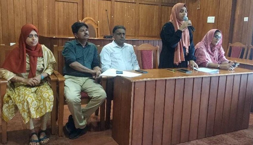  തെരുവുനായ നിയന്ത്രണത്തിനുമുള്ള പദ്ധതികൾ ആവിഷ്‌കരിക്കുന്നതിനായി തളിപ്പറമ്പ് മുനിസിപ്പാലിറ്റി ഇന്ന് ഒരു യോഗം വിളിച്ചുചേർത്തു.